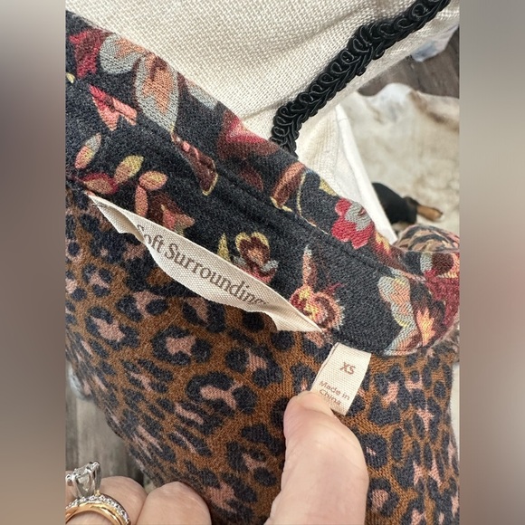 Soft Surroundings Icon Mixed Print Longsleeve Button Down Tunic Top Size XS - Picture 4 of 6